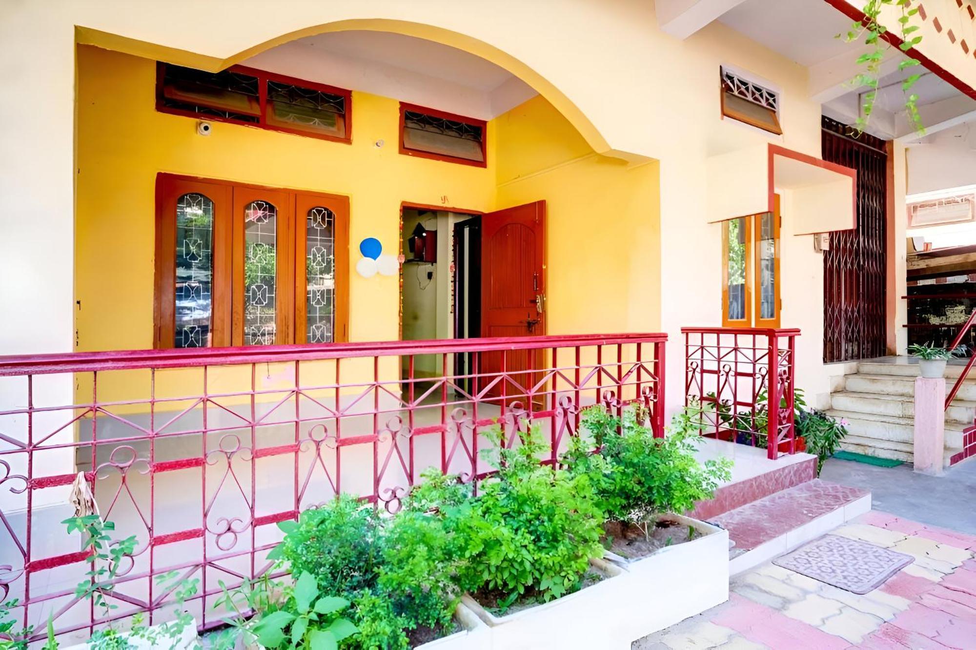 Capital Heritage Homestay Ґувахаті Екстер'єр фото